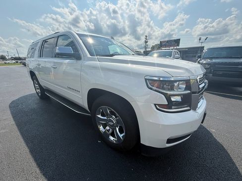 Used 2017 Chevrolet Suburban Premier AWD/4WD image 1