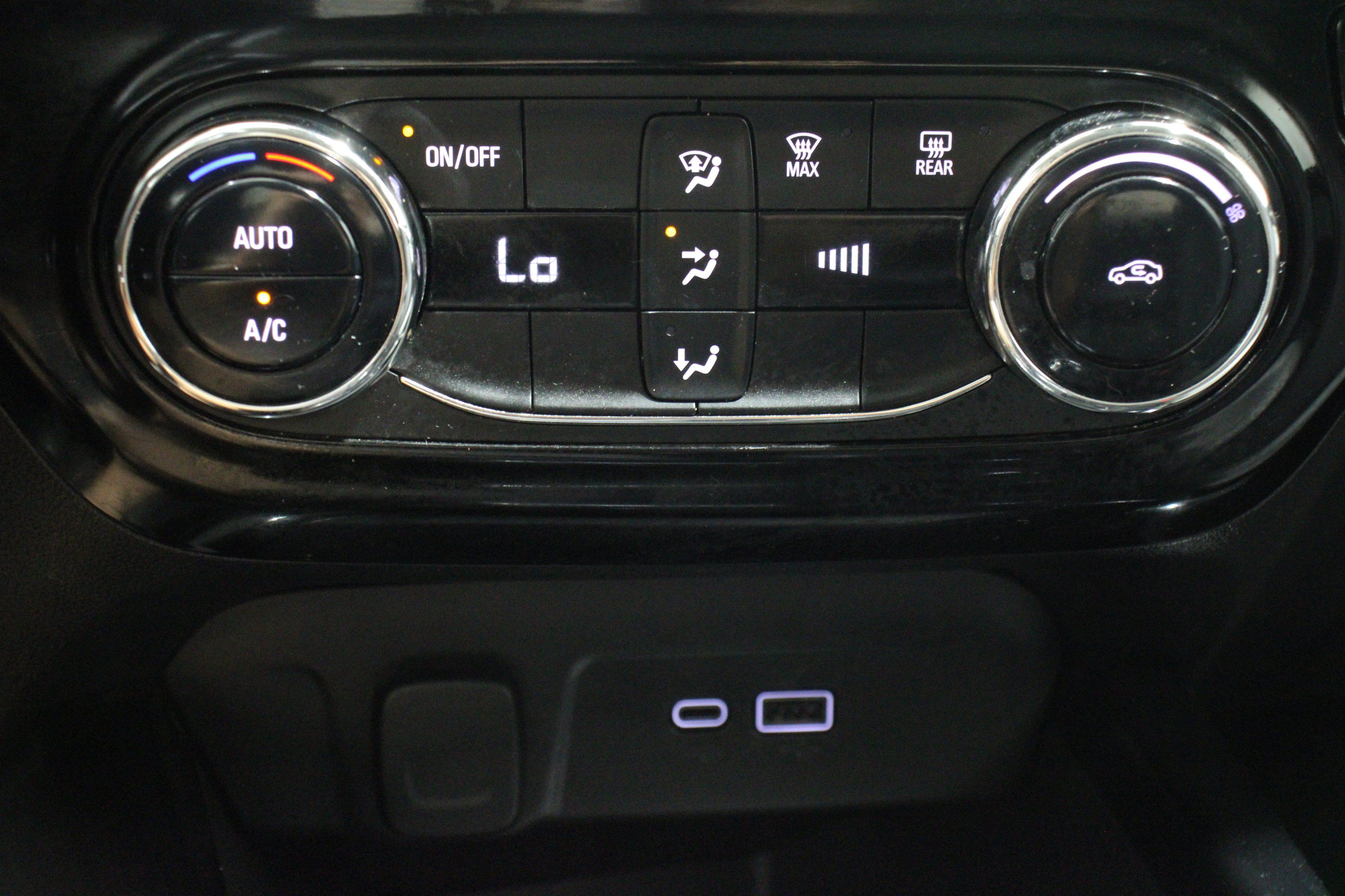 Used 2024 Chevrolet Trax LT FWD image 20