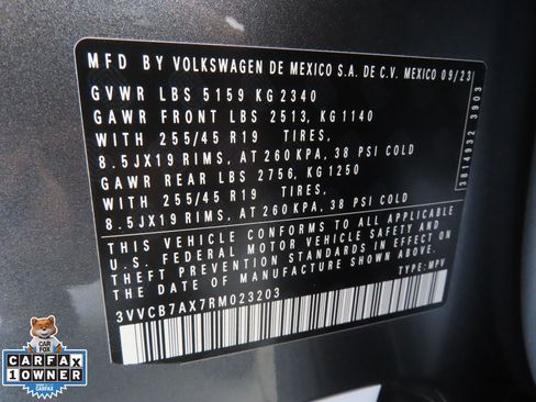 Certified 2024 Volkswagen Tiguan SE R-Line image 31