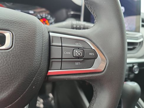 Used 2023 Jeep Compass Latitude w/ Sun and Sound Group AWD/4WD image 17