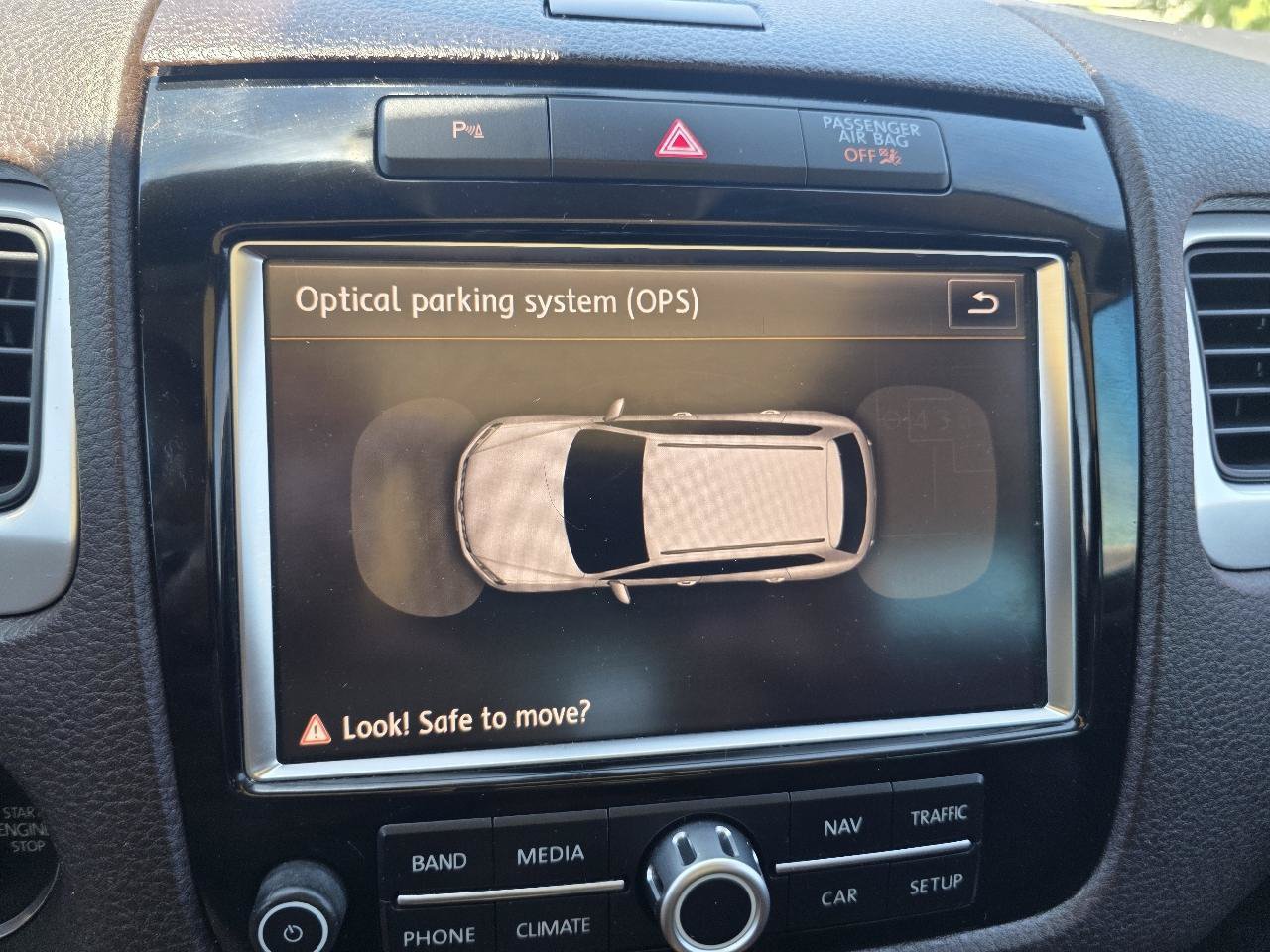 Used 2012 Volkswagen Touareg Sport AWD/4WD image 18