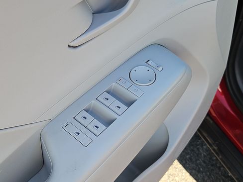 Certified 2026 Hyundai Kona SEL Sport FWD image 12