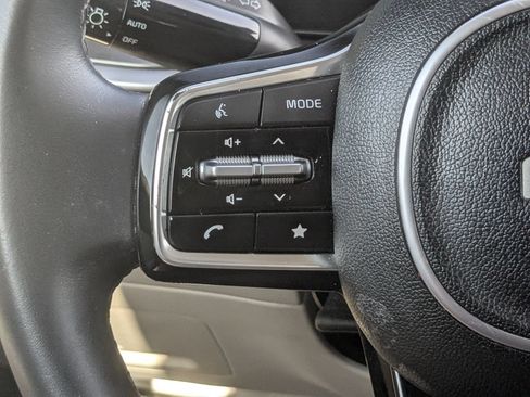 Used 2024 Kia Sorento S w/ Panoramic Sunroof Package FWD image 17