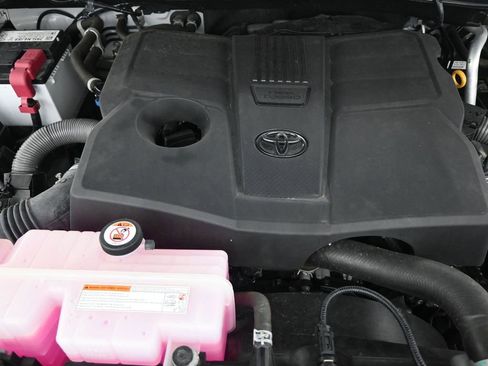 Used 2022 Toyota Tundra Limited image 51