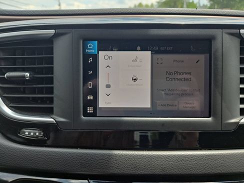 Used 2023 Chrysler Voyager LX FWD image 35