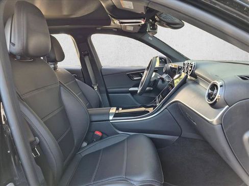 Used 2025 Mercedes-Benz GLC 300 image 17