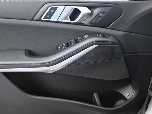 Used 2022 BMW X5 xDrive45e w/ Parking Assistance Package image 26