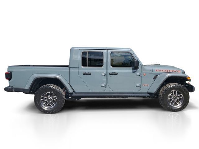 Used 2025 Jeep Gladiator Mojave w/ Convenience Group AWD/4WD image 8