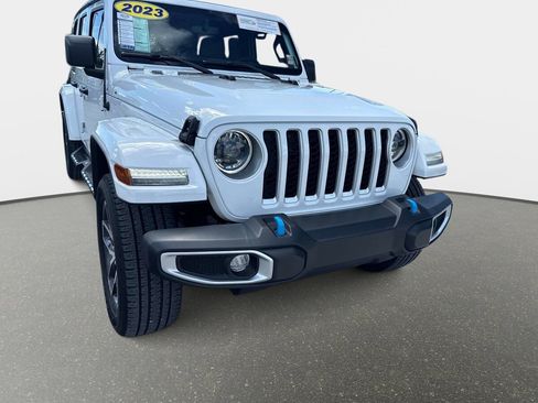 Used 2023 Jeep Wrangler Unlimited Sahara AWD/4WD image 7