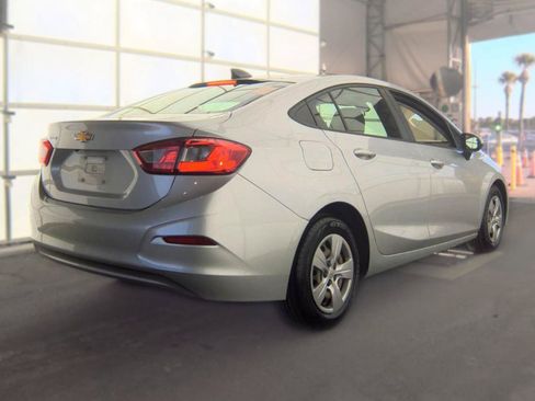 Used 2018 Chevrolet Cruze LS FWD image 4