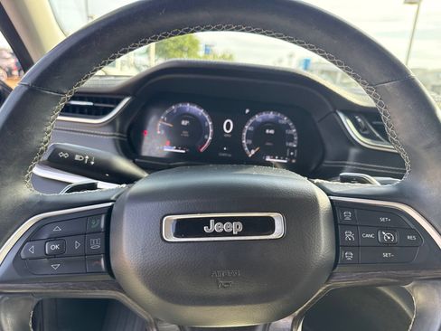 Used 2021 Jeep Grand Cherokee L Limited AWD/4WD image 16