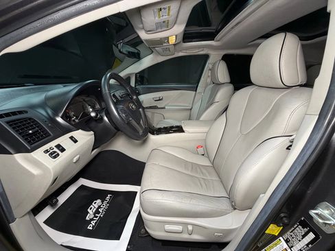 Used 2014 Toyota Venza XLE image 50