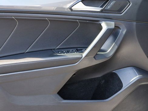 Certified 2022 Volkswagen Tiguan SE image 20