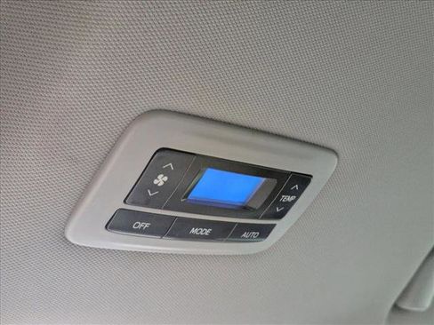 Used 2015 Toyota Sienna XLE image 19