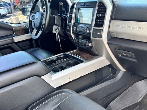 Used 2019 Ford F250 Lariat image 11
