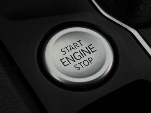 Used 2021 Volkswagen Atlas SE w/ Panoramic Sunroof Package image 24