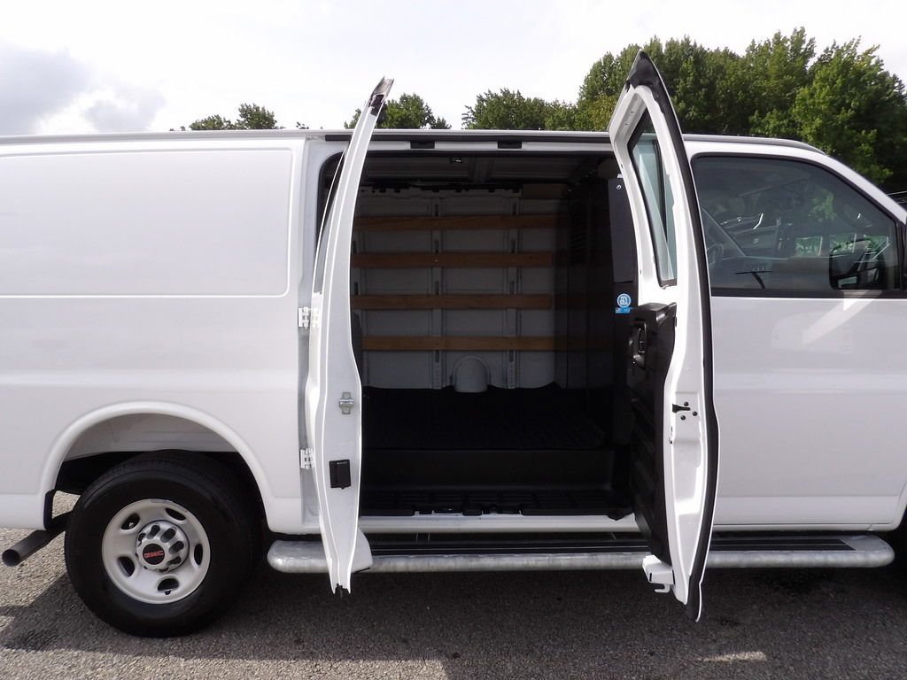 Used 2025 GMC Savana 2500 w/ Driver Convenience Package RWD image 25