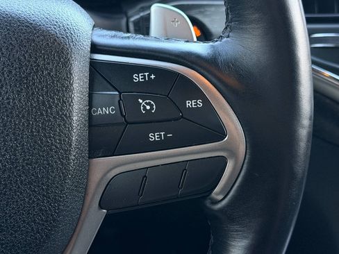 Used 2017 Jeep Grand Cherokee Altitude AWD/4WD image 29