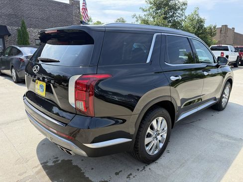Used 2023 Hyundai Palisade SEL FWD image 4