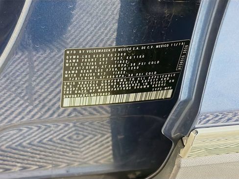 Used 2020 Volkswagen Tiguan SE w/ Panoramic Sunroof Package FWD image 30