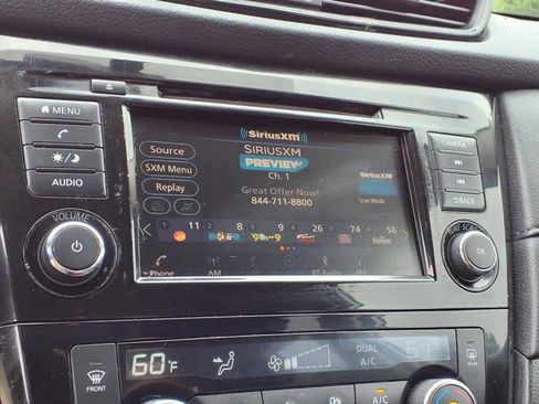 Used 2018 Nissan Rogue SV image 15