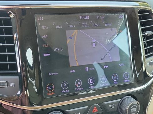 Used 2019 Jeep Grand Cherokee Limited AWD/4WD image 23