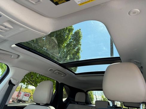 Certified 2022 Ford Escape SEL AWD/4WD image 13