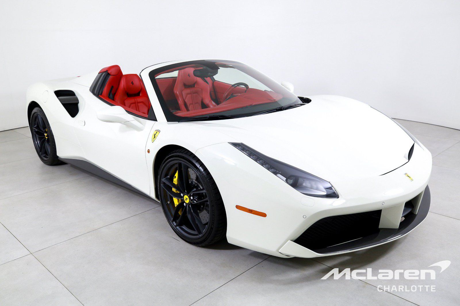 Used 2018 Ferrari 488 Spider RWD image 4
