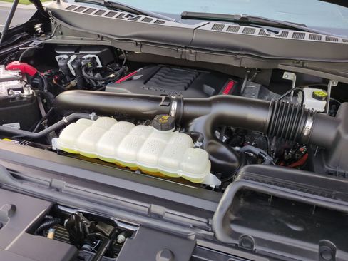 Used 2025 Ford F150 Raptor image 34