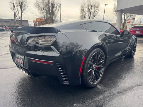 Used 2016 Chevrolet Corvette Z06 w/ 3LZ Preferred Equipment Group image 5