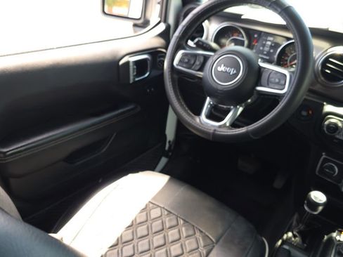 Used 2021 Jeep Wrangler Unlimited Sahara AWD/4WD image 26