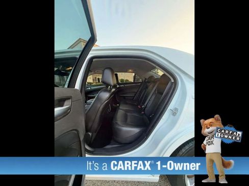 Used 2021 Chrysler 300 Touring L RWD image 26