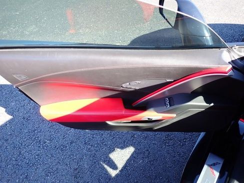 Used 2015 Chevrolet Corvette Z06 w/ 3LZ Preferred Equipment Group image 18