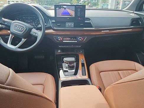 Used 2023 Audi Q5 2.0T Premium w/ Convenience Package AWD/4WD image 16