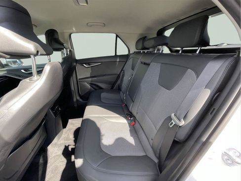 Used 2023 Kia Niro EX FWD image 16
