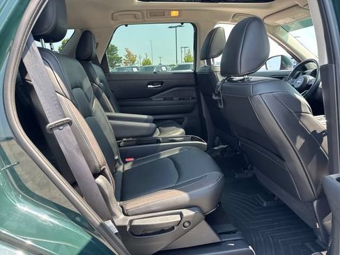 Used 2022 Nissan Pathfinder SL w/ SL Premium Package FWD image 13