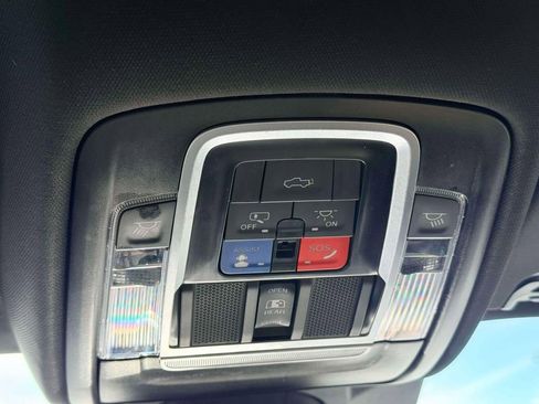 Used 2024 RAM 1500 Laramie AWD/4WD image 28