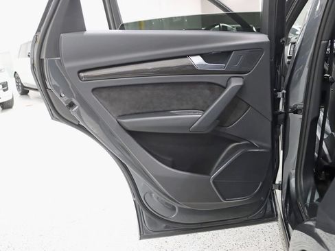 Used 2024 Audi SQ5 Premium w/ 21" Wheel Package AWD/4WD image 32