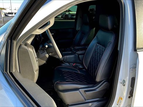 Used 2022 Chevrolet Silverado 1500 Custom image 30