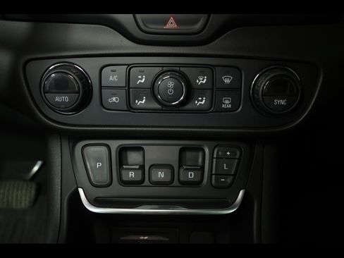 Used 2020 GMC Terrain SLT w/ Preferred Package image 26