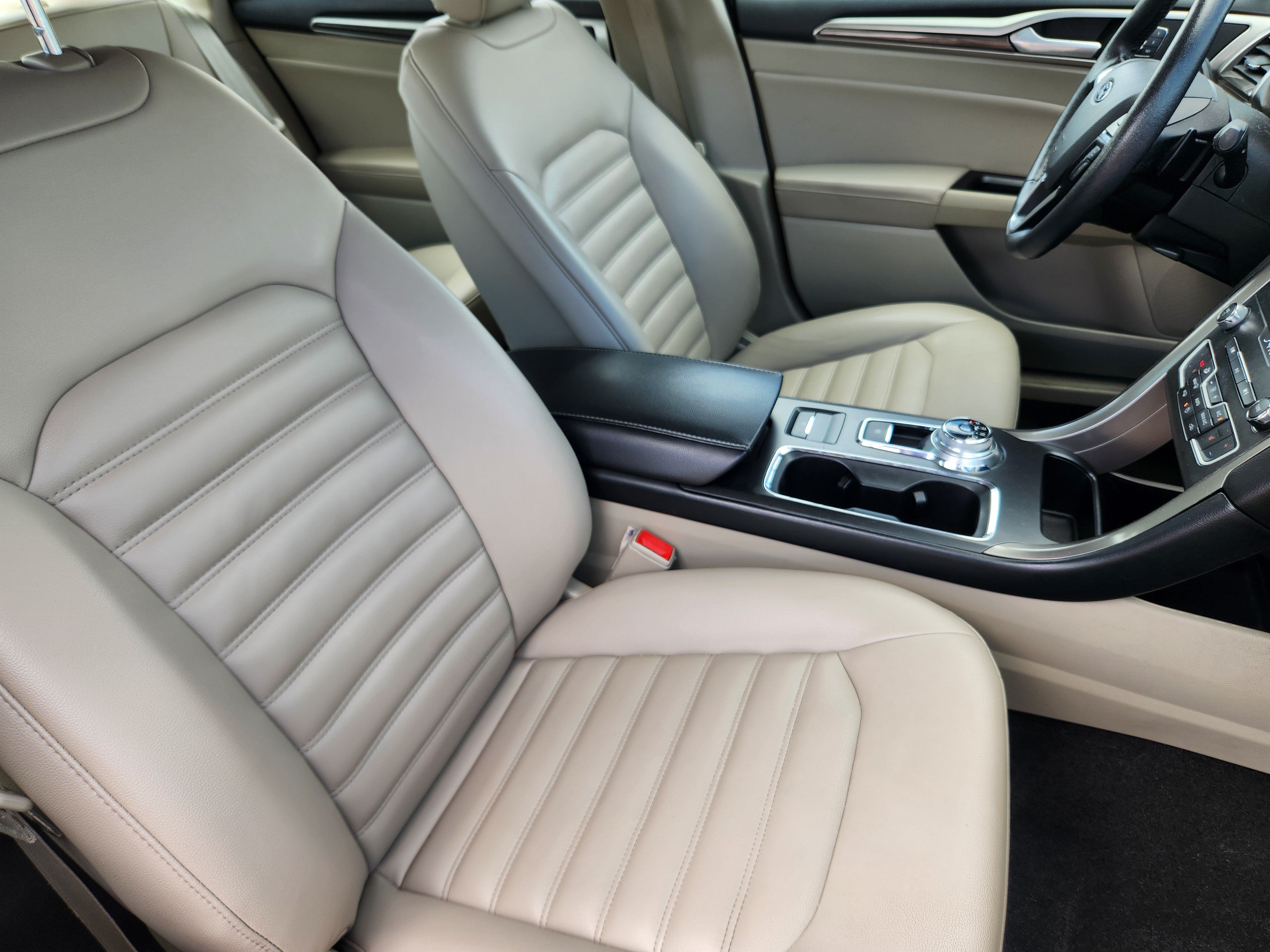 Used 2019 Ford Fusion SEL FWD image 10