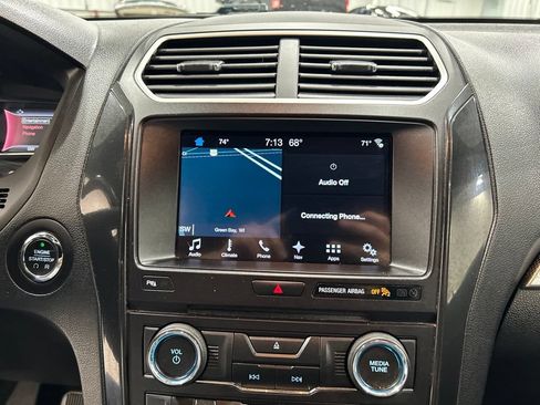 Certified 2017 Ford Explorer XLT w/ Equipment Group 202A AWD/4WD image 20