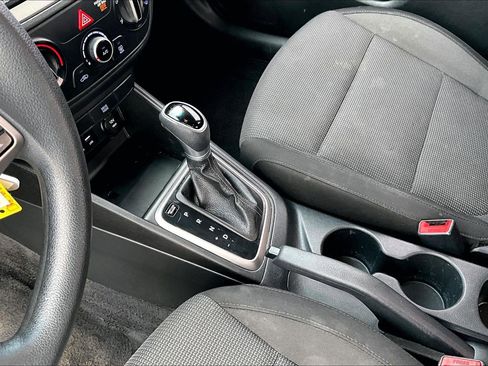 Used 2019 Hyundai Accent SE FWD image 13