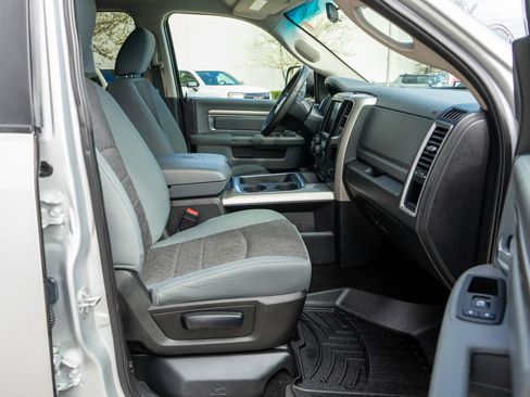 Used 2017 RAM 1500 Classic SLT AWD/4WD image 10