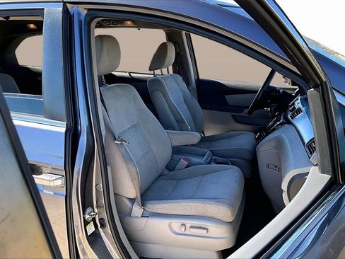 Used 2016 Honda Odyssey SE image 7