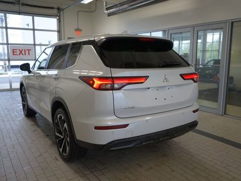 Used 2022 Mitsubishi Outlander ES AWD/4WD image 10