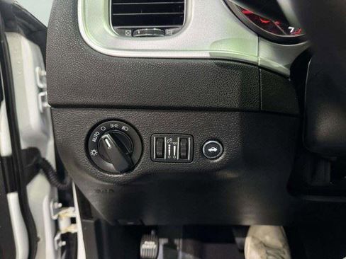 Used 2020 Dodge Charger SXT w/ Leather Interior Group RWD image 15