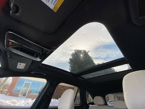 Used 2023 Mercedes-Benz GLC 300 4MATIC image 21