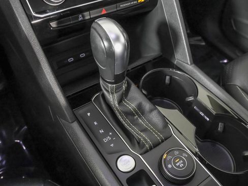 Used 2023 Volkswagen Atlas SEL R-Line AWD/4WD image 34