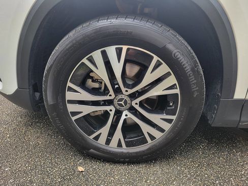 Used 2025 Mercedes-Benz GLA 250 4MATIC image 17